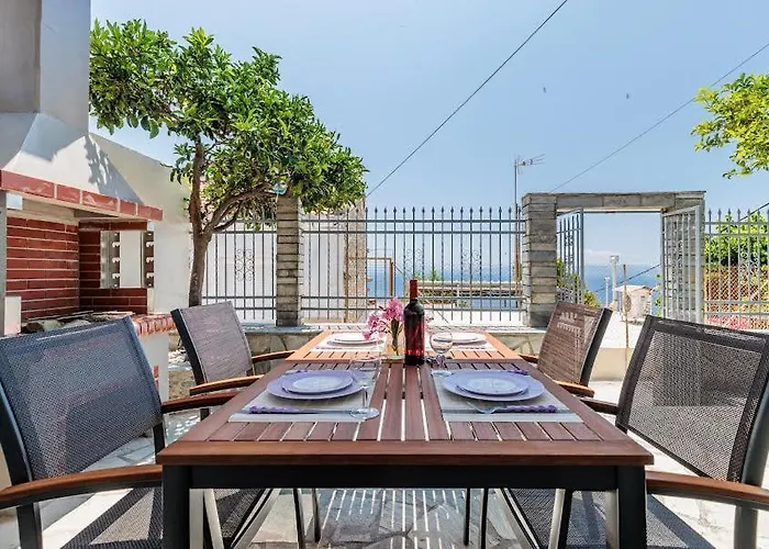 Afrodite's House Case de vacanță *